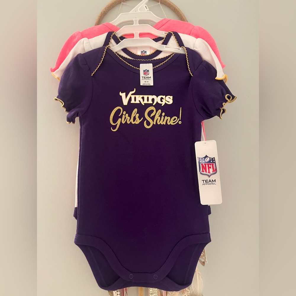 NFL Apparel Girls Vikings Onsies
